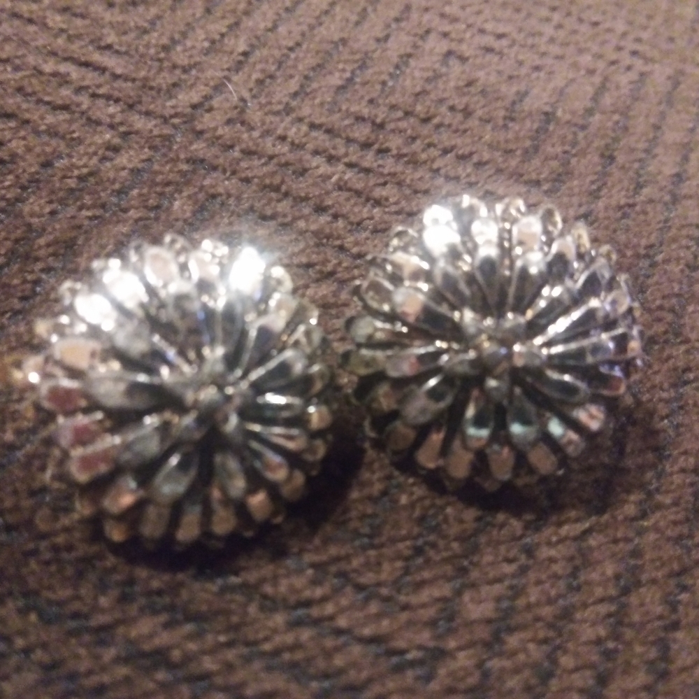 Vintage Silver Mum Clip Earrings